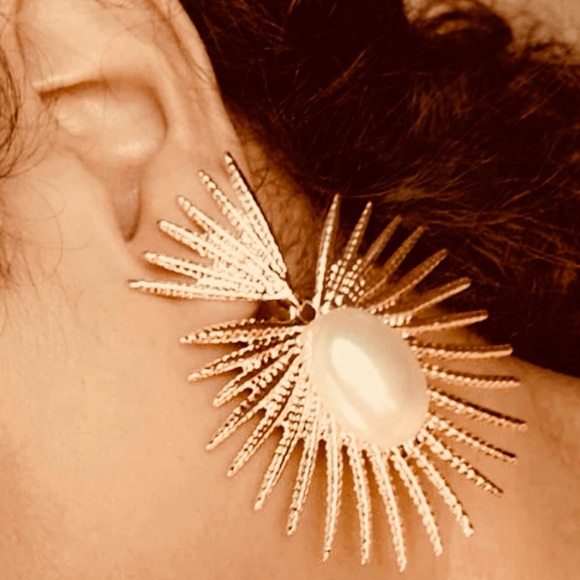 Zara Radiance Large Pearl Heart Crown Sunburst Beam Ray Regal Royal Gold Earring - Picture 15 of 16